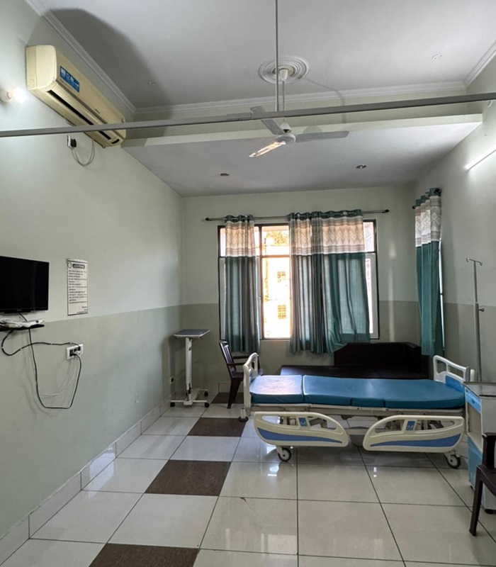 aastha multispeciality hospital